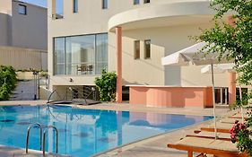 Yakinthos Hotel